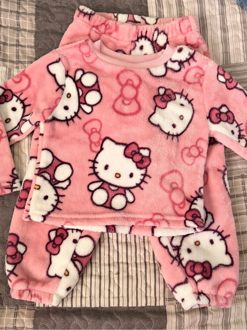 Hello Kitty Pink Plush Lounge Set